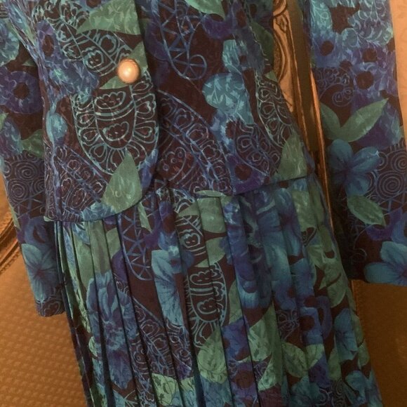TALBOTS 2 pc dress. Size 6. Knife Pleated. Long Sleeve. Button Front Top. WTC - Picture 7 of 9